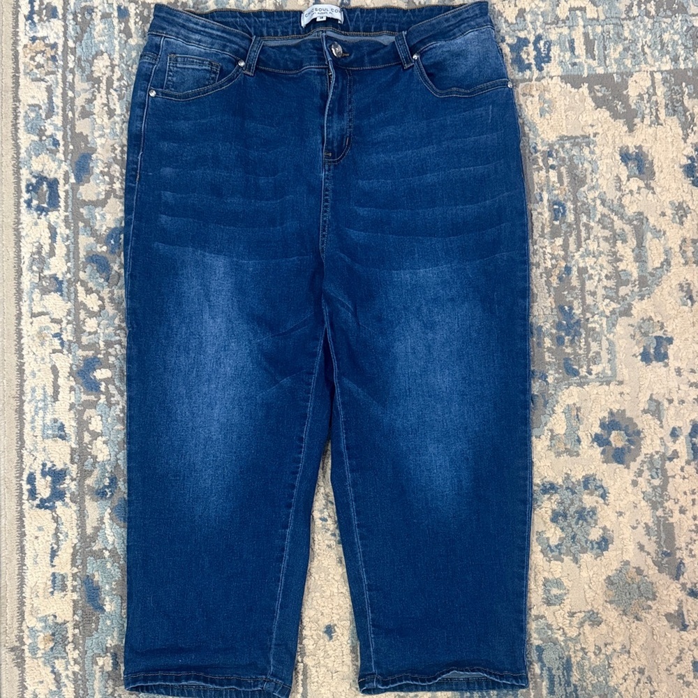 Classic Dark Blue Women's Jeans - Comfortable Everyday Fit Capris